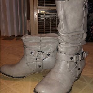 Grey cowboy boots